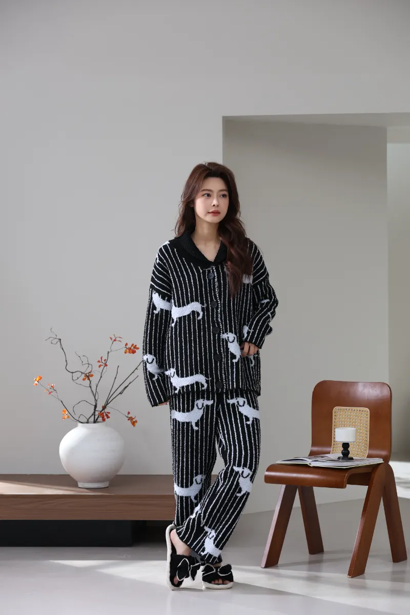 Soft Fleece Homewear Suit ສໍາລັບແມ່ຍິງ Soft Fleece Homewear Suit ສໍາລັບແມ່ຍິງ